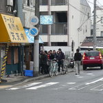 ラーメン荘 夢を語れ - 日曜昼時の行列状況