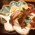 IGARASHI EBISU - 海老芋と鯛の揚げ物、海老芋の皮揚げも添えて