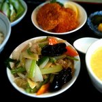 琢磨 - ある日の定食（八宝菜＋チキンカツ＋サラダ＋スープ＋ライス＋漬物）