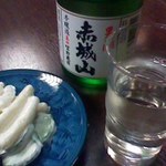Ajidokoro Furukawa - 地酒「赤城山」とお通しのマカロニサラダ