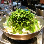 もつ鍋専門店 元祖 もつ鍋 楽天地 天神本店 - 満足コース１．５人前ド迫力