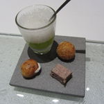 ユニッソン デ クール - セロリのジュレと泡、さつまいものコロッケ、パテ、グリュイエール