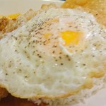 ロイヤルグリーン レストランアンドバー - チキンライスワンプレート(目玉焼き)