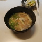 とん通 - 味噌汁