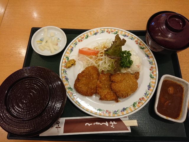 小倉競馬場レストラン タマヤ Tamaya 競馬場前 定食 食堂 食べログ