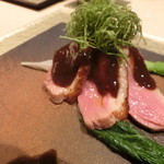 寿司と日本料理 銀座 一 - 鴨塩焼きトウチソース姫大根大葉