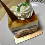 オテル・ドゥ・スズキ - 紅茶のケーキ（名前失念・汗）（390円）