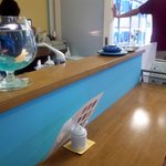 ネオ アマゾリカ - 青を基調とした店内