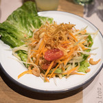Mango Tree Café - +30HKDでパパイヤサラダを追加　まあまあ辛いです