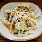 もつ焼 あぶさん - サバ水煮とオニスラ