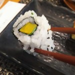 玄海鮨 - オシンコ巻  裏巻にゴマ