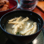 Manten Sakaba - 大根、わかめ、油揚げ、小松菜のみそ汁