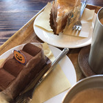 Gebekken - アップルパイ 生チョコケーキ ホットコーヒー 併設のカフェでイートイン