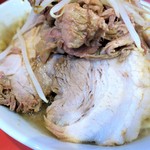 ラーメン二郎 - ブタ