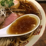 中華そば しば田 - アッサリで素晴らしいバランスのスープ