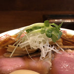 中華そば しば田 - メンマ、白髪ネギ、カイワレ