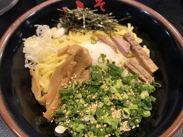 外観から想像した味よりも旨い油そば By Amuro 閉店 東京油組総本店 虎ノ門組 虎ノ門 油そば 食べログ