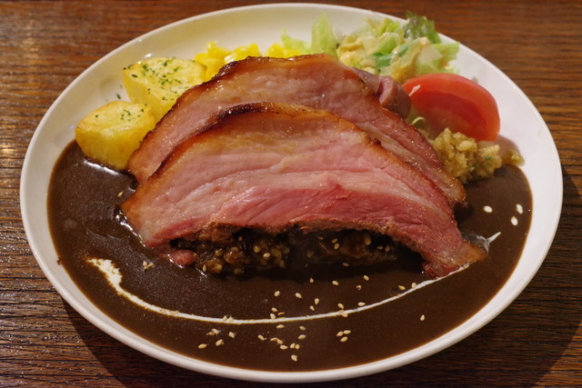Yuiga Dokuson, Restaurant in Osaka