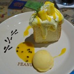 PEANUTS Cafe - 「ウッドストックのエンジェルフードケーキ」