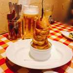 イタリア食堂TOKABO - これがないと落ち着かない⁈ガーリックトース塔