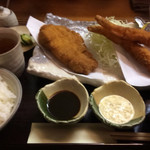 美はる - ロース・エビ盛り合わせ定食(2,630円)