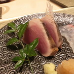 寿司と日本料理 銀座 一 - お造里　鯛薄造り戻り鰹叩き赤おろし生姜ポン酢浅月