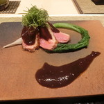 寿司と日本料理 銀座 一 - 鴨塩焼きトウチソース姫大根大葉