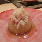 寿司と日本料理 銀座 一 - 上には、蟹のほぐし身