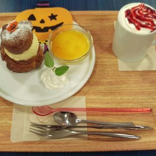 エムジェイ ブック カフェ_0