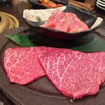 SATOブリアン - SATOブリアン直球コース！13000円コース：赤身二種盛り合わせ  小皿に入ってるのしんしん カメノコ