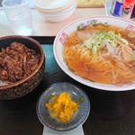 黄金 - 2018年10月　ラーメンカルビ丼セット（750円）