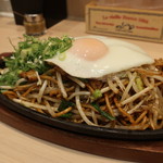 大分名物 日田やきそば まる喜 - 目玉焼き焼きそば