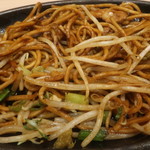 大分名物 日田やきそば まる喜 - もやしは多め