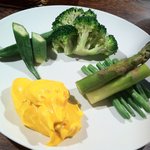 ONZE - 緑野菜のサフランマヨ添え