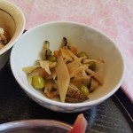 あんず茶屋  - シャキシャキの牛蒡が嬉しい