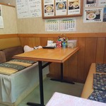 あんず茶屋  - テーブル席の様子