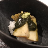 登喜和鮨 新発田本店 - 昆布をたっぷり食べた蓄養の黒鮑。