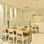 COMPHO - 白を基調とした内装