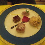 リストランテ ラ チャウ - Aコースのデザートの盛り合わせでございます（2011.09）
