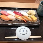 すし玄 - ランチ にぎり (8貫、玉子焼き、巻物、味噌汁付き)1080円