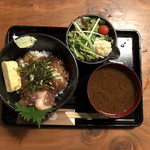 まぐろセンター - マグロの漬け丼780円