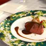 リストランテ・ベニーレベニーレ - ラルドで包んだ葡萄牛フィレ肉の低温ロースト 夏野菜の窯焼き添え
