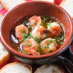 イタリアンバールRAKUDAYA - 海老のアヒージョ ¥1080 ~バゲット付き~