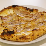 PIZZA GALLERIA - プロボラアフミカータと自家製ベーコン