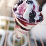ホリディ - ブルベリパフェ