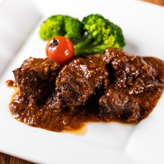 当店イチオシ☆牛ほほ肉の赤ワイン煮
