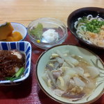 厚木恩名食堂 - 牛すき、かぼちゃ、ポテト、うどん、豚汁（約650円）