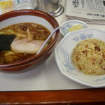 ラーメン壱喜 - 醤油ラーメン＋半チャーハン