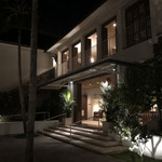 La Mer - 此方の棟の二階にあります。