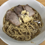 ラーメン二郎 - ラーメン 750円　麺半分・ヤサイちょっと・ニンニクで